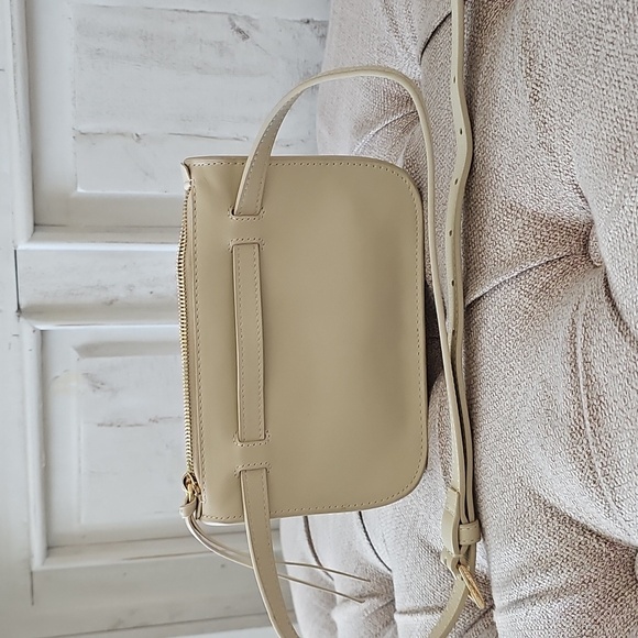 Quince - Picture 2 of 7